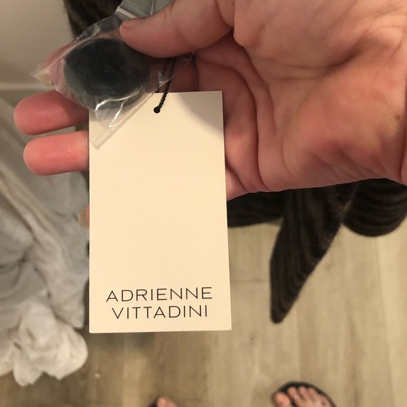 Brown and black sweater - Picture 2 of 5